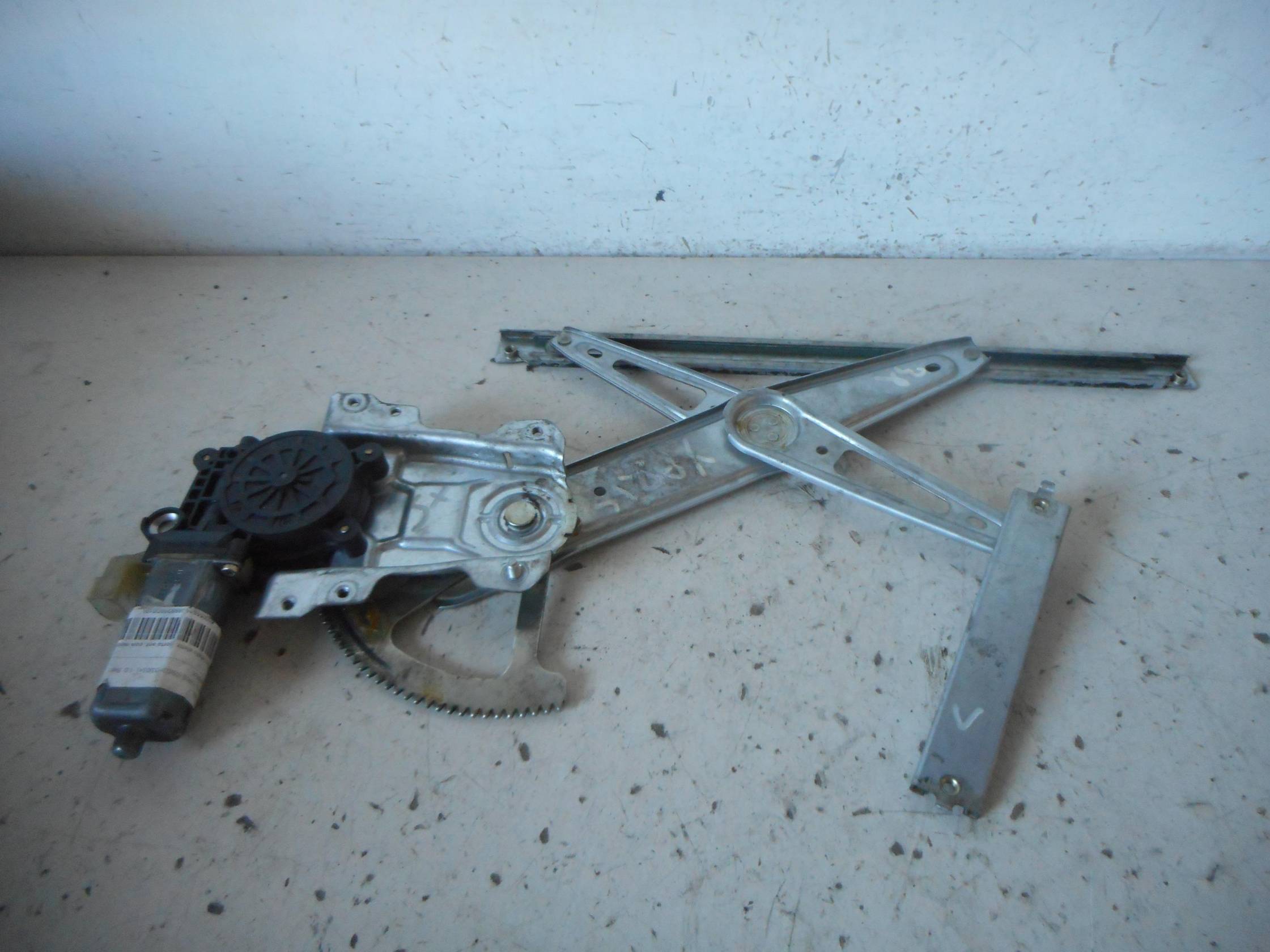 Alzacristallo porta ant. sx.